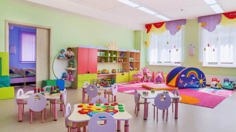 Voucher παιδικών σταθμών: Χωρίς εισοδηματικά κριτήρια οι πολύτεκνοι – Οι νέες αλλαγές