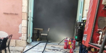 Xανιά: Φωτιά σε κατάστημα στο ενετικό λιμάνι