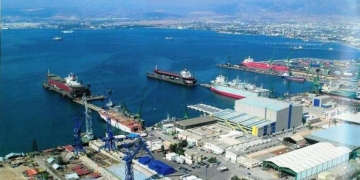 Υπογράφεται η σύμβαση για τον τριπλό κόμβο Σκαραμαγκά – Παρών στην τελετή ο Μητσοτάκης