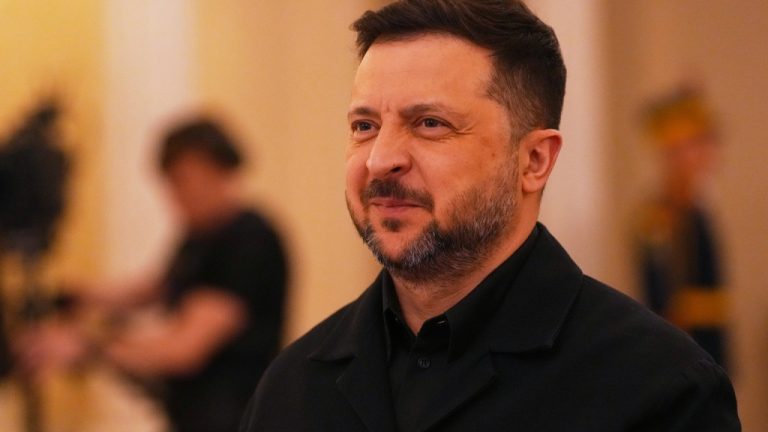 Ζελένσκι ειρωνεύεται τη Μόσχα: Αν ελέγχουν την Κονταντίνοφκα, τότε ο Πούτιν δεν θα είχε πρόβλημα να με συναντήσει εκεί