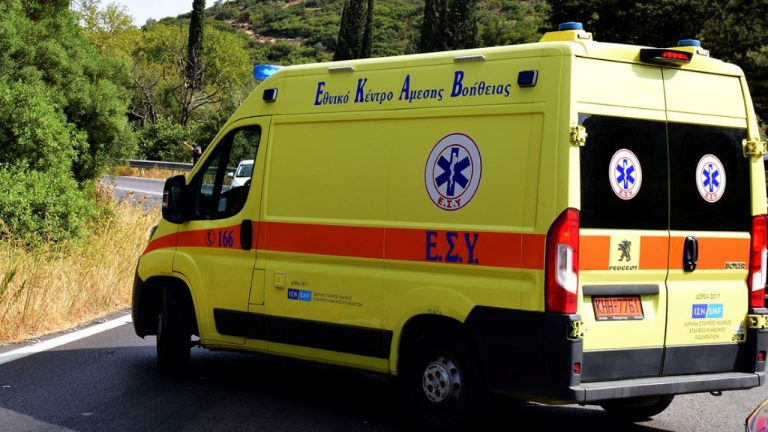 Αυτοκίνητο έπεσε σε γκρεμό στην Πάρνηθα - Σώοι οι 4 επιβαίνοντες