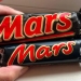 «Αγάπη μου συρρίκνωσα τη σοκολάτα Mars»: Εντοπίστηκε μπάρα του 1991 - και ναι, είναι μικρότερη της σημερινής