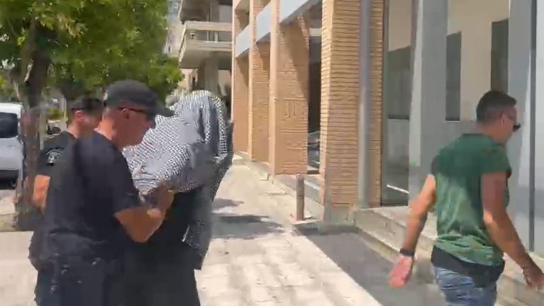 «Αγαπούσα υπερβολικά τον πατέρα μου» η υπερασπιστική γραμμή του 55χρονου από τον Μυστρά