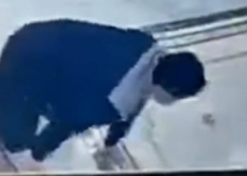 Άντρας μπουσουλάει σε σπα για να.... αποφύγει να πληρώσει – Δείτε βίντεο