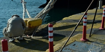 Απαγορευτικό απόπλου έως το μεσημέρι από Λαύριο και Ραφήνα λόγω των ανέμων - Οι τροποποιήσεις στον Πειραιά