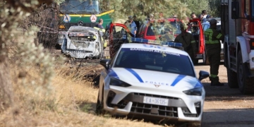 Απανθρακωμένος άνδρας στα Σπάτα: Αυτοχειρία βλέπει η ΕΛΑΣ