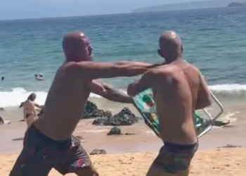 Box on the beach: Υποψήφιος των Δημοκρατικών προκαλεί φασαρία, αλλά τα βάζει με λάθος άνθρωπο - Βίντεο
