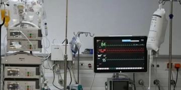 Διασωληνωμένος στη ΜΕΘ ο 25χρονος μετά το σοβαρό τροχαίο στη Μεσαρά