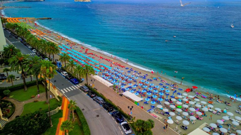 «Είναι δική μας»: Μοναχές στην Ιταλία σε διαμάχη με δήμο για να μην χάσουν το beach bar τους