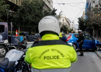 Έλεγχοι Τροχαίας Αττικής: 36 συλλήψεις οδηγών - Οι 17 για κατανάλωση αλκοόλ