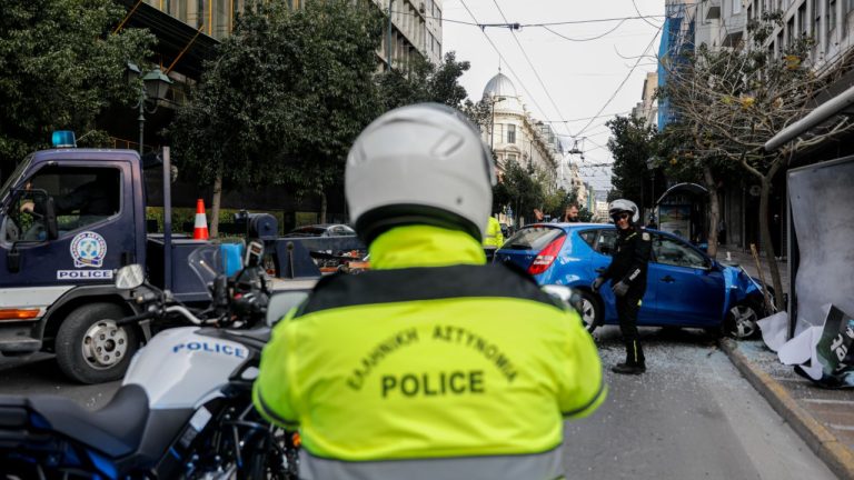 Έλεγχοι Τροχαίας Αττικής: 36 συλλήψεις οδηγών - Οι 17 για κατανάλωση αλκοόλ