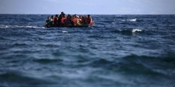 Εντοπισμός λέμβου με περίπου 50 μετανάστες νοτιοδυτικά της Ιεράπετρας