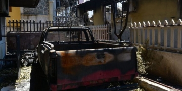 Επιστρέφουν οι πυρόπληκτοι στο Πόρτο Γερμενό: Σκηνικό συντριβής και ανυπολόγιστες οι καταστροφές- Δείτε βίντεο και φωτογραφίες