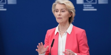 Φον ντερ Λάιεν για σύγκρουση ελικοπτέρων: «Η Ευρώπη πενθεί μαζί με την Ελλάδα και τη Δανία»