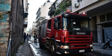 Φωτιά σε εγκαταλελειμμένο κτήριο στο Μοσχάτο
