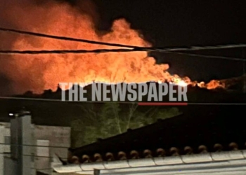 Φωτιά στα Αϊβαλιώτικα Βόλου, κοντά σε νυχτερινό κέντρο
