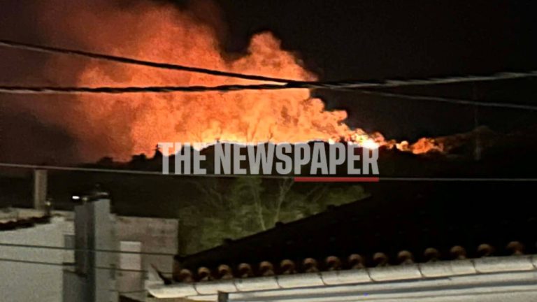 Φωτιά στα Αϊβαλιώτικα Βόλου, κοντά σε νυχτερινό κέντρο