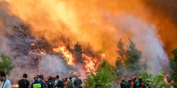 Φωτιά στα Κοττέικα Ηλείας - Επιχειρούν 7 εναέρια