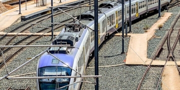 Φωτιά στον Ασπρόπυργο - Διακόπηκαν δρομολόγια του Προαστιακού