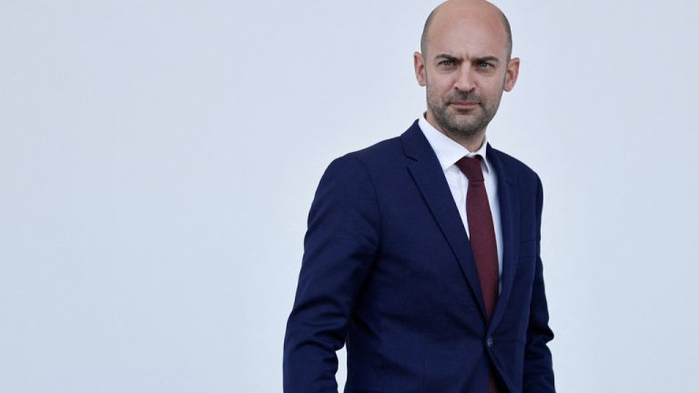 Γάλλος ΥΠΕΞ: Η χώρα «δεν θα ανεχθεί καμιά απόπειρα ξένης ανάμιξης»