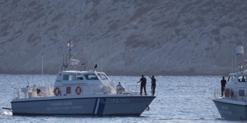 Γαύδος: Ανετράπη λέμβος με μετανάστες