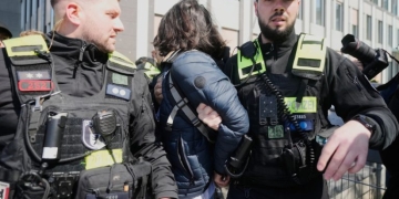 Γερμανία: Οκτώ έφηβοι καταδικάστηκαν για επιθέσεις εναντίον προσφύγων και ακτιβιστών της αριστεράς