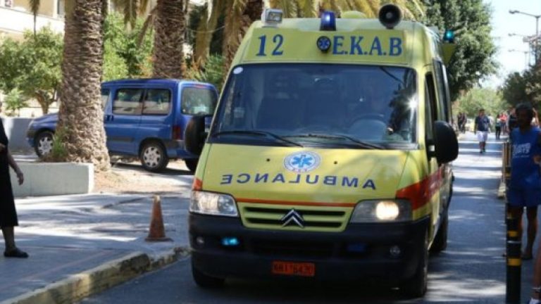 Γυναίκα ανασύρθηκε χωρίς τις αισθήσεις της από τον ακάλυπτο πολυκατοικίας