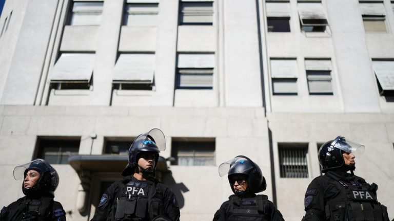Η Αργεντινή εντάσσει 3 συμμορίες του Ισημερινού στις τρομοκρατικές οργανώσεις