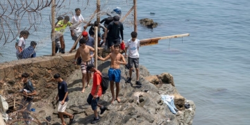 Η ΕΕ συγκαλεί έκτακτη υπουργική σύσκεψη για τη μεταναστευτική κρίση στη Θέουτα