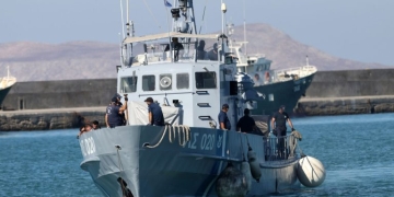 Ημιβύθιση ιστιοφόρου με σημαία Τουρκίας, δυτικά της νήσου Φλέβες - Επέβαιναν 10 αλλοδαποί