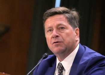 ΗΠΑ: Ο Τζέι Κλέιτον ορκίστηκε νέος Διευθυντής Εθνικών Πληροφοριών
