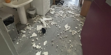 Κατέρρευσε τμήμα οροφής σε γραφείο γιατρών στο Βενιζέλειο Νοσοκομείο Ηρακλείου!