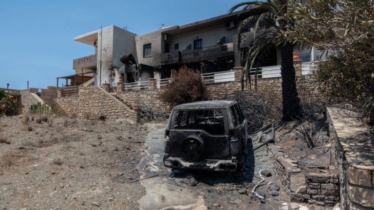 Κατσαφάδος: Επιδότηση ενοικίου μέχρι 500 ευρώ και αποζημίωση στο 100% για σπίτια που κάηκαν