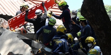 Κολομβία: Πάνω από 250 νεκροί από τον σεισμό των 7,4 Ρίχτερ – Μάχη των διασωστών στα συντρίμμια