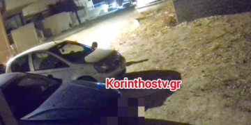 Κόρινθος: Βίντεο από απόπειρα εμπρησμού σε αυτοκίνητα