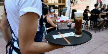 Μειώνονται οι μακροχρόνια άνεργοι στην Κρήτη – Αυξάνεται η εξάρτηση από την εποχικότητα