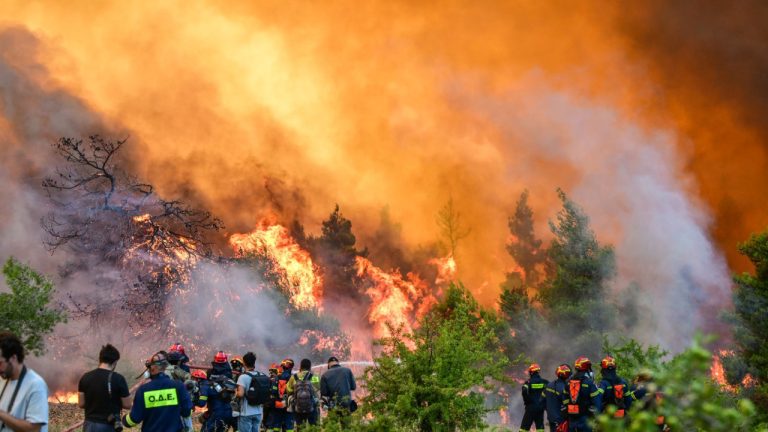 Meteo: Η ενέργεια της φωτιάς σε Δυτική Αττική και Βοιωτία ισούται με 6 βόμβες Χιροσίμα - Στάχτη 111.732 στρέμματα