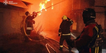 Νέα νυχτερινή επιδρομή της Ρωσίας στο Κιέβο με βαλλιστικούς πυραύλους, τουλάχιστον 9 νεκροί