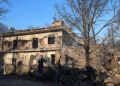 Οδοιπορικό στα καμένα της Σαλαμίνας – Στάχτη από τη φωτιά σπίτια, υποδομές και δάσος - Δείτε βίντεο