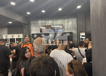 ΟΦΗ: Πόλος έλξης για μικρούς και μεγάλους τα δύο τρόπαια – Φωτογραφίες