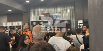 ΟΦΗ: Πόλος έλξης για μικρούς και μεγάλους τα δύο τρόπαια – Φωτογραφίες