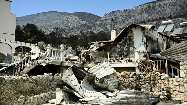 Οι δικαιούχοι, τα ποσά και τα δικαιολογητικά για τη στήριξη των πυρόπληκτων