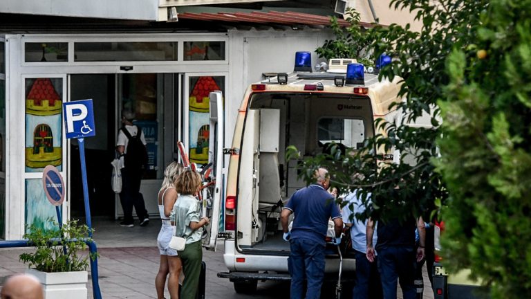 Πάτρα: Αγοράκι 2,5 ετών έπεσε από μπαλκόνι – Την πτώση ανέκοψε δέντρο σώζοντάς του τη ζωή