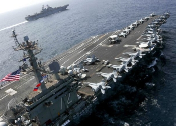 Πώς ιρανική επίθεση σε μια ναυτική βάση «παρέλυσε» το αεροπλανοφόρο USS Abraham Lincoln