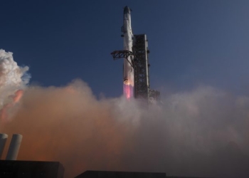Πύραυλος της SpaceX θα συντριβεί στη Σελήνη με ισχύ τριών τόνων ΤΝΤ