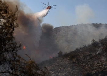 Σαλαμίνα: Κυκλοφοριακές ρυθμίσεις λόγω της πυρκαγιάς στον Προφήτη Ηλία
