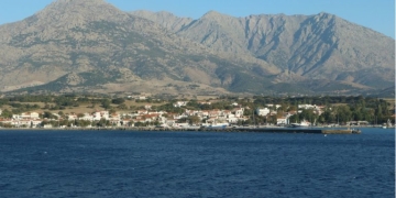 Σαμοθράκη: Νεαρός ναυαγοσώστης έσωσε ηλικιωμένη τουρίστρια που είχε χάσει τις αισθήσεις της