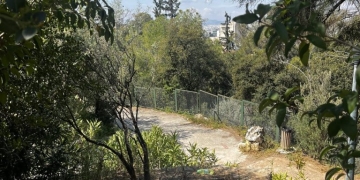 Σε επιφυλακή ο Δήμος Αθηναίων για τις πυρκαγιές: «Κλειστός» από τα μεσάνυχτα ο λόφος Φινόπουλου