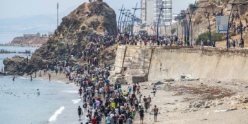 Σε συναγερμό η Θέουτα: Ισπανία και Μαρόκο θωρακίζουν τα σύνορα υπό τον φόβο νέου μεταναστευτικού κύματος