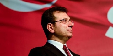 Στο νέο κόμμα του Οζέλ εντάσσεται ο Ιμάμογλου μαζί με άλλους αποσχισθέντες του CHP
